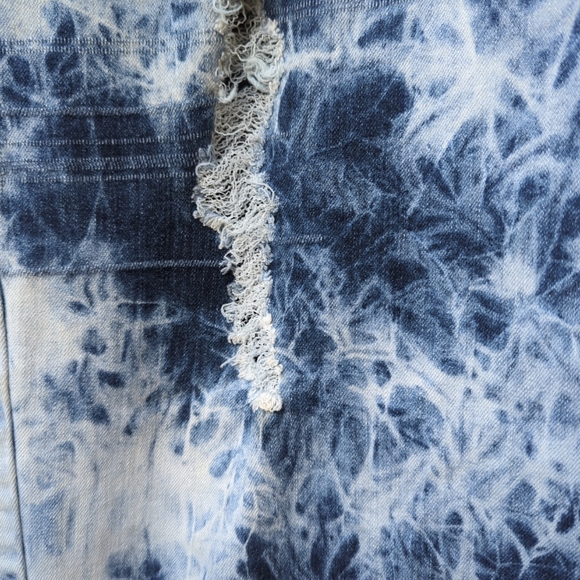 SOLD   Women's Stretch Tye Dyed Blue Denim Distressed Jeans Size 22W Elite Jeans - Picture 6 of 12